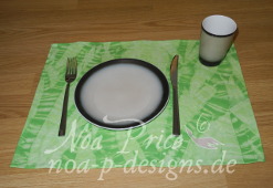 table set green1 web small